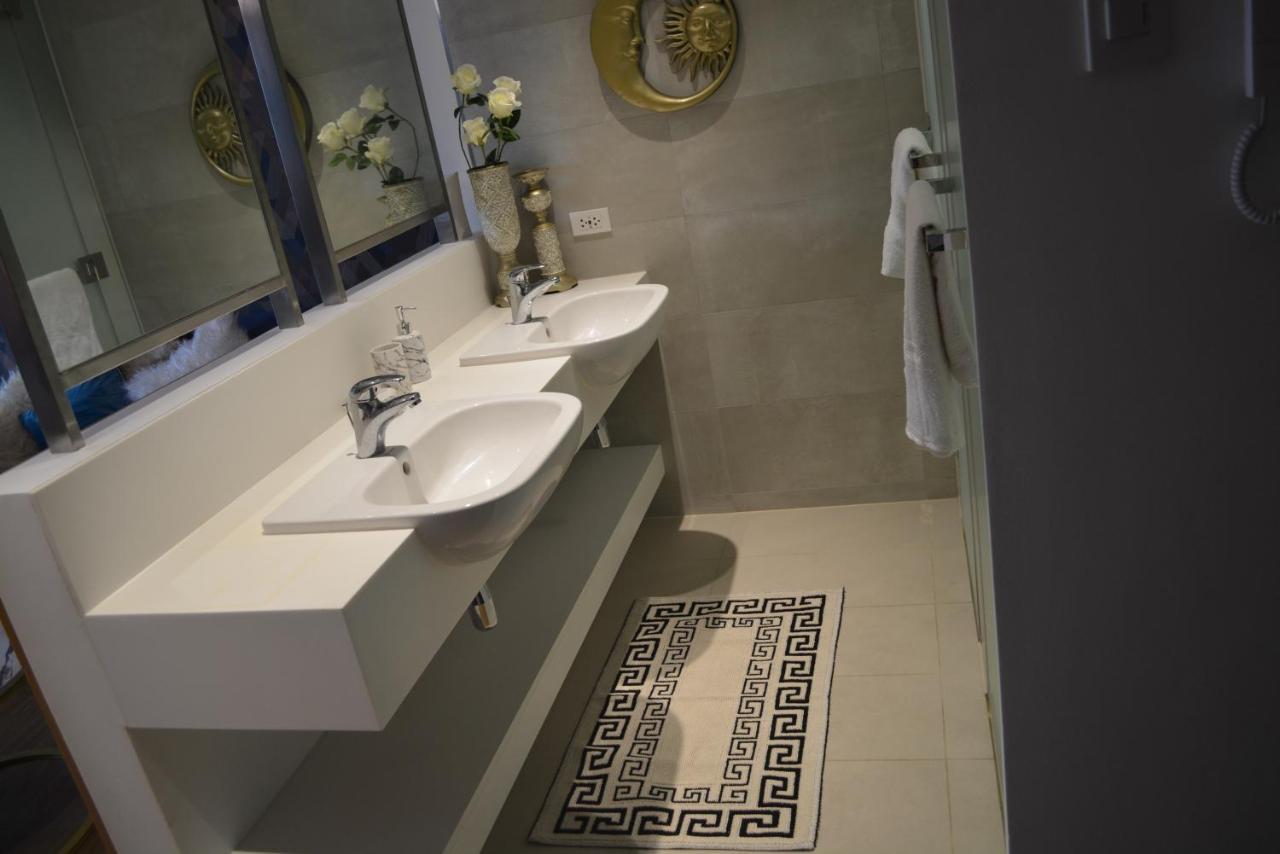 Luxxe Interior Design Condo - Novotel Residences At Acqua Private Residences Mandaluyong Bagian luar foto